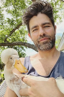 Actor Adrian Grenier gave up hollywood for ranch life in Texas