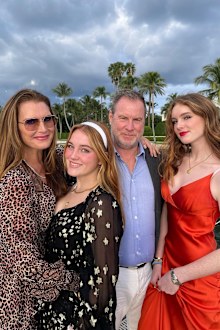Brooke Shields, Chris Henchy, Rowan Henchy and Grier Henchy