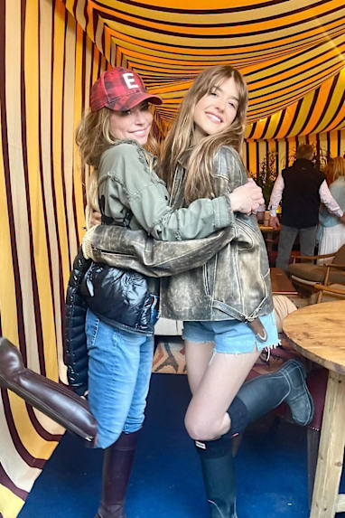 Daisy Edgar Jones and Shania Twain