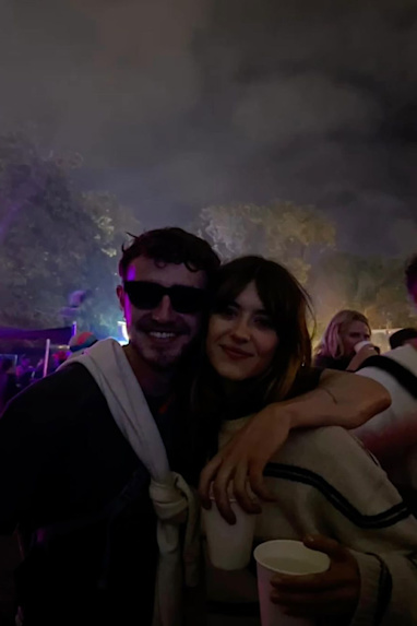 Daisy Edgar Jones and Paul Mescal 
