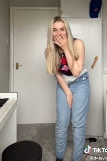 Woman shares mortifying wardrobe  malfunction on TikTok pair of jeans