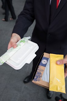 Qantas pledge to reduce waste and ditch single-use plastics