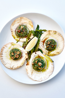 Bannisters by the Sea grilled Hervey Bay scallops