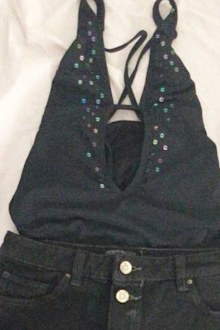 Laura C supplied an image of the outfit she was wearing the day she was banned from a Veuling flight.
