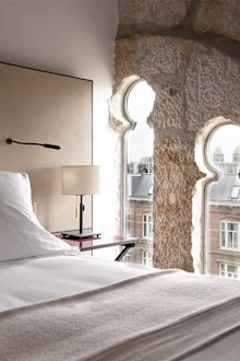 Conservatorium Hotel Deluxe Guestroom