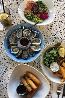 Caves Coastal Bar and Bungalows food