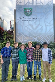 Jack A Fiver For A Farmer with mates