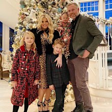 Jessica Simpson, Erich Johnson and three children: Birdie Mae Johnson, Ace Knute Johnson, Maxwell Drew Johnson.