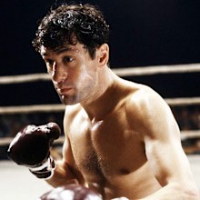 Robert De Niro stars in Raging Bull 80s movie essentials