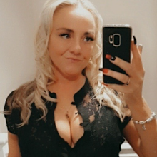 Woman mother UK vape