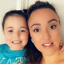 Desirée with her daughter Aria, five.
