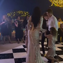Geary and Thicke dance with their kids