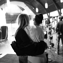 Nicola Peltz has shared a pointed tribute to her mum amid a rift between her husband, Brooklyn Beckham, and the rest of the Beckham family. 