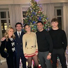  Kelly Ripa and Mark Consuelos