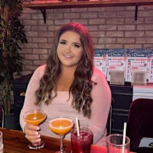 womans drink spiked in british pub distressing video