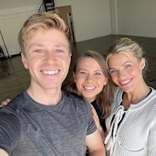 The Irwins have rallied around Robert as he waltzes his way through Dancing With the Stars US. Robert Irwin is taking America by storm, dancing his way into their hearts with his dance partner Witney Carson - but the pair aren't doing it alone.