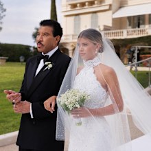 Lionel Richie was emotional as he walked his youngest child down the aisle.