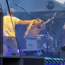 Marcus Mumford storms off stage during Mumford & Sons performance in Oregon