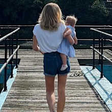 Chelsy Davy welcomes baby girl named Chloe