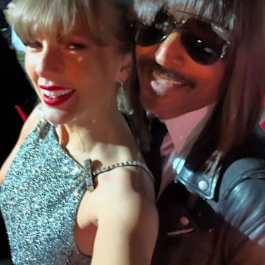 Taylor Swift's stealth outfit change