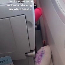 passenger complains child draws on socks on flight reddit post