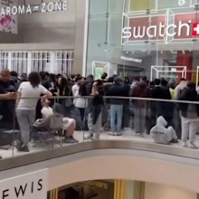 LINES OUTSIDE uk SWATCH STORE 