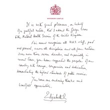 Queen awards George Cross to NHS 