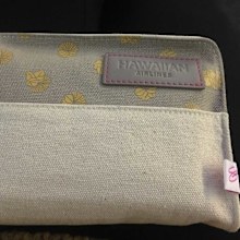 Hawaiian Airlines amenity kit
