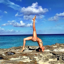 Meghan Markle Instagram post, doing a yoga pose at the beach