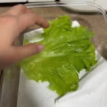 Lettuce paper towel hack