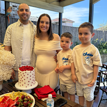 Nikolina Kharoufeh celebrates being pregnant with twins