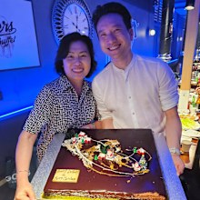 Brian Nguyen and mother Linh Trinh Nguyen of Gong Grocer