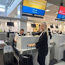 sami lukis flies business class to vietnam with vietnam airlines