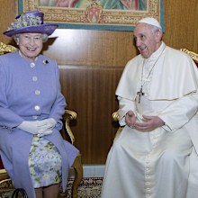 Queen Elizabeth ll meets Pope Francis at The Vatican on April 03, 2014 in Vatican City, Italy. (Photo by Pool/ Anwar Hussein/WireImage)