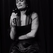 Jessie J breaks down on stage after revealing she had a miscarriage.