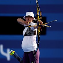 Yaylagul Ramazanova of Team Azerbaijan competing pregnant 