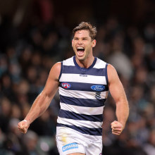 Hawkins breaks Selwood's games record.