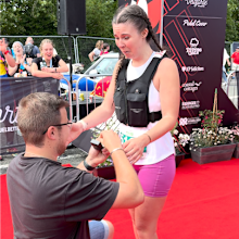 Moment man proposes to girlfriend as she crosses marathon finish line divides social media.