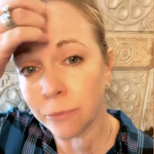 Melissa Joan Hart cries describing how she helped kids 'trying to escape' Nashville shooting