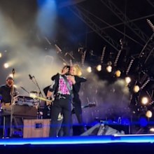 Keith Urban and Nicole Kidman hug on stage Nashville Big Bash New Year's Eve event