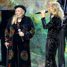 HAMILTON, ONTARIO - MARCH 29: (L-R) Joni Mitchell and Sarah McLachlan perform onstage during the 2026 JUNO Awards at TD Coliseum on March 29, 2026 in Hamilton, Ontario. (Photo by Cindy Ord/Getty Images)