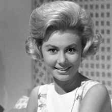 FILE - Mitzi Gaynor appears in Los Angeles on Oct. 10, 1962. Gaynor, among the last survivors of the so-called golden age of the Hollywood musical, died of natural causes in Los Angeles on Thursday, Oct. 17, 2024. She was 93. (AP Photo/Don Brinn, File)