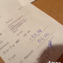 Man leaves negative tip to waiter, divides TikTok