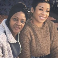Keyshia Cole and her mother Frankie Lons.