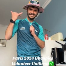 Paris Olympics 2024 volunteer uniform