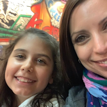 Jo Abi grocery shopping with her daughter Caterina