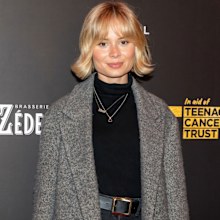 LONDON, UNITED KINGDOM - 2022/09/29: Musician Nina Nesbitt poses on the red carpet at a special Gala night at Moulin Rouge! The Musical in aid of Teenage Cancer Trust. With Baz Luhrmann hosting the night as his film comes to life onstage in London's West End at The Piccadilly Theatre. (Photo by Bonnie Britain/SOPA Images/LightRocket via Getty Images)