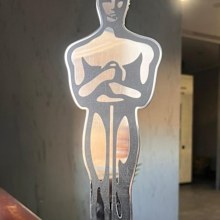 Sean Penn Ukraine Oscars Statuette