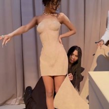 Tyla has her Met Gala dress cut off
