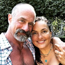 Mariska Hargitay and Christopher Meloni reunite.